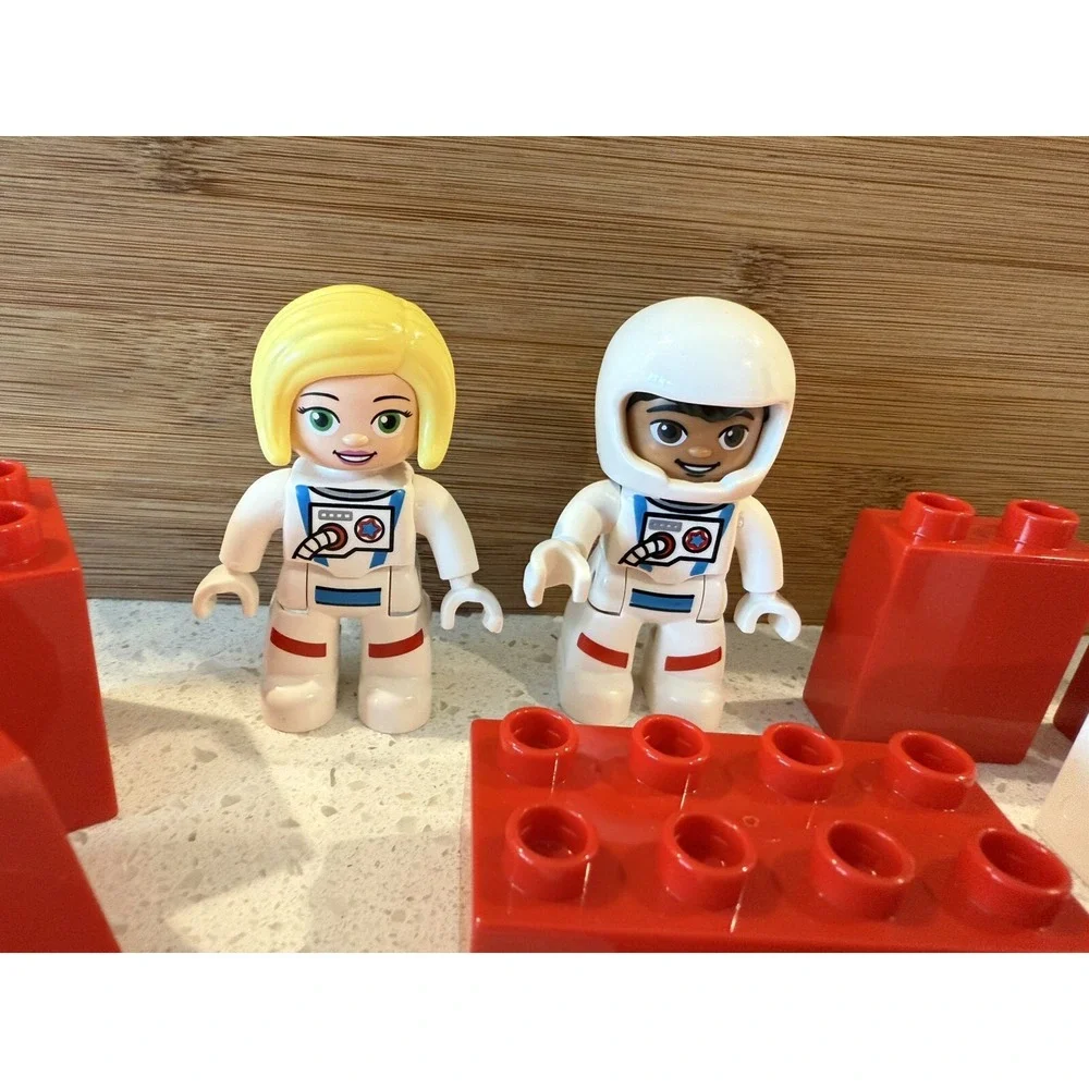 LEGO DUPLO SHUTTLE MISSION ASTRONAUTS 2.5